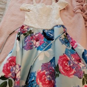 Girl's dresses